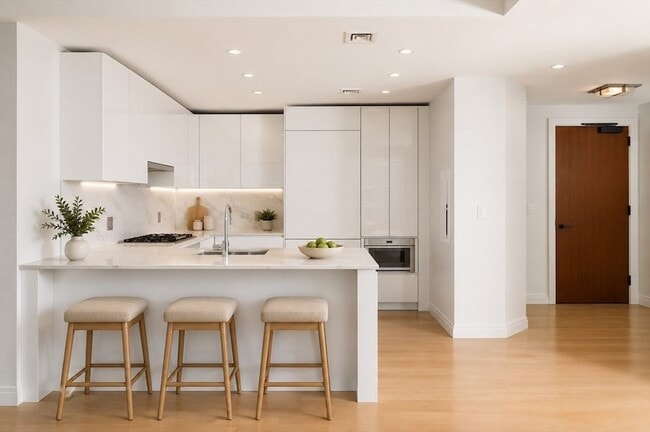 135 Seaport Blvd Unit 2201