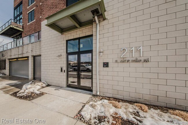 Photo - 211 E 9 Mile Rd Unit 215