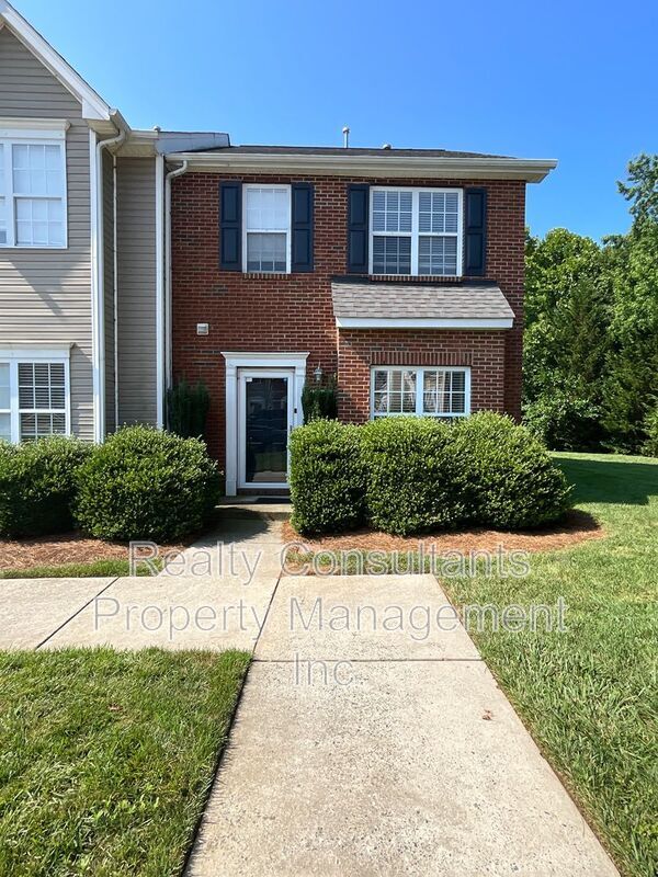 Building Photo - 812 Brittany Way Rental