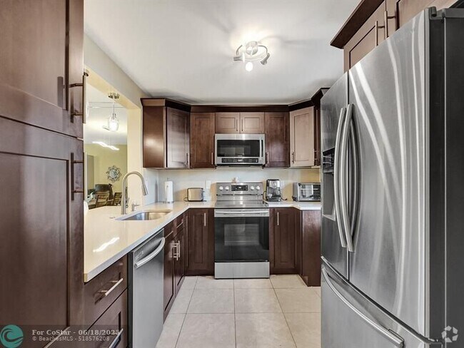 Building Photo - 401 SE 3rd St Unit 107 Rental