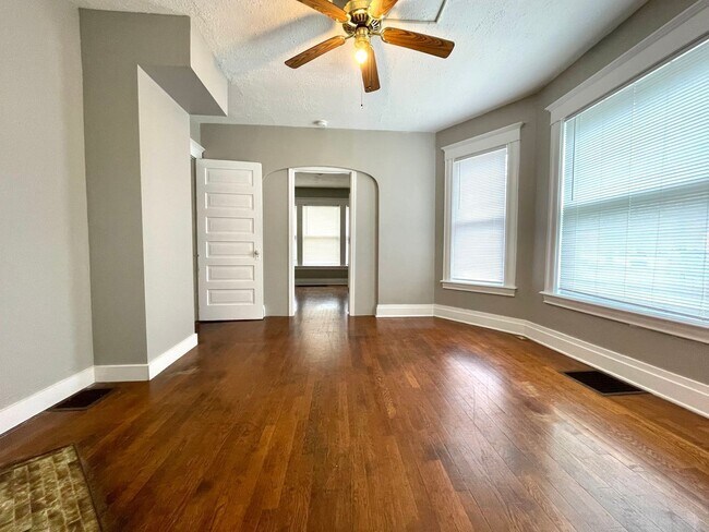 815 W Walnut St Unit 1