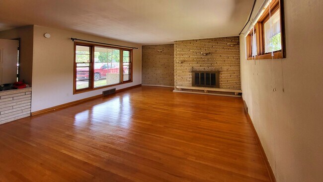 Photo - 1114 W 34th St S