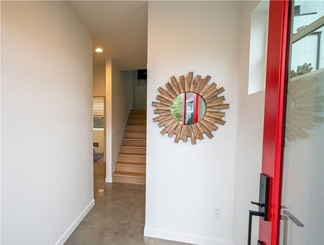 Photo - 936 N 90th St