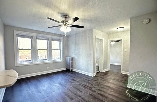 Photo - 1522 W Sherwin Ave