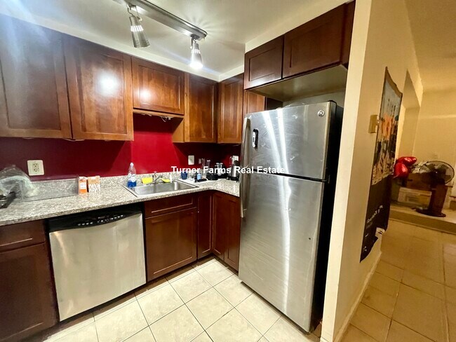 Photo - 28 Symphony Rd Unit 1