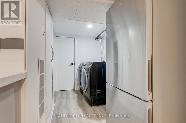 Photo - 130 Lambton Ave