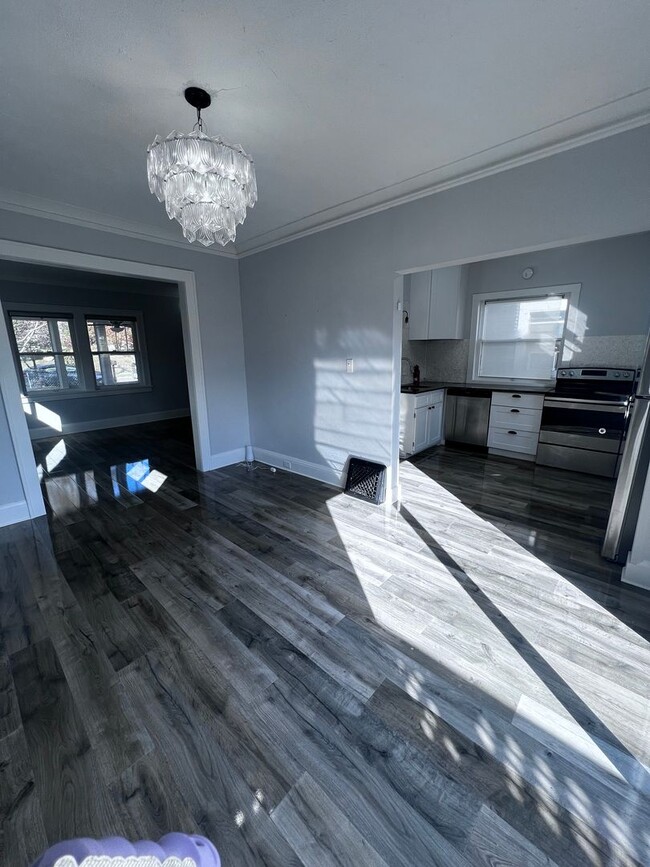 Photo - AVAILABLE August 3st - 3 bed 1 Bath Home!