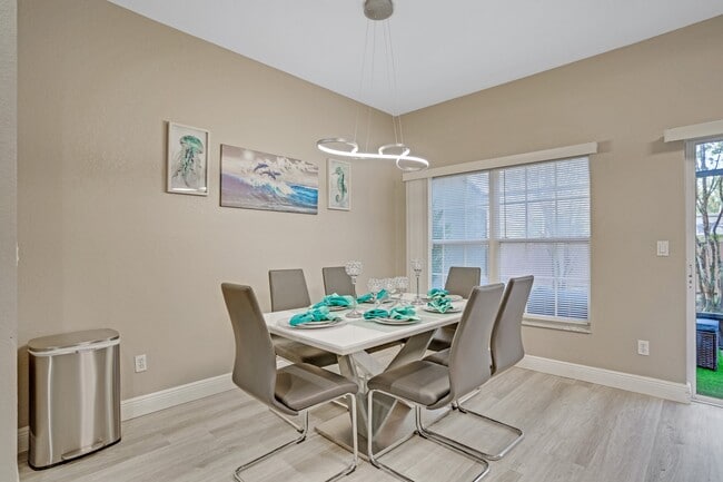 Photo - 2468 Caravelle Cir