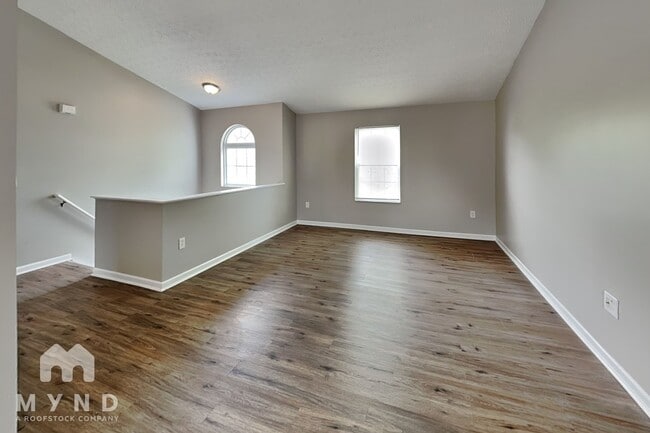 Photo - 1600 Milington Way