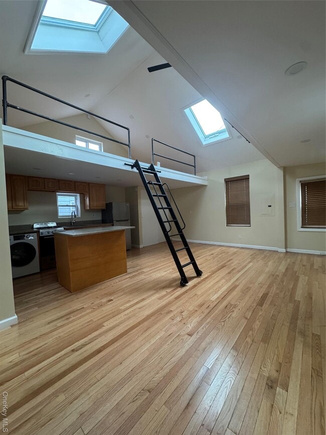 Photo - 108-12 Rockaway Beach Blvd Unidad 4