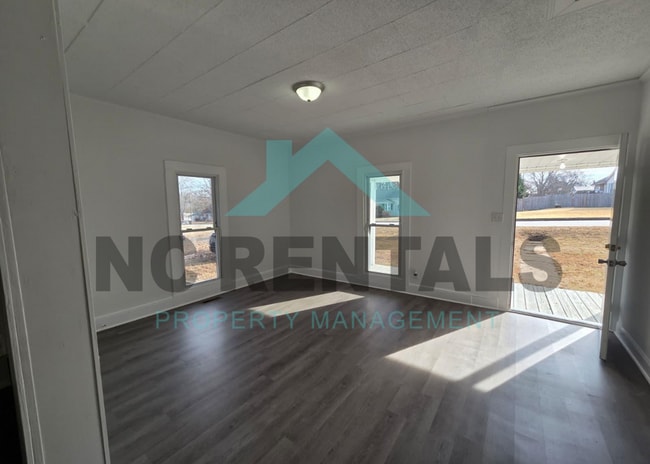 Photo - 645 Church St