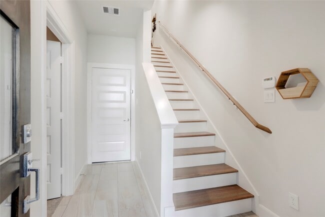 Photo - 2781 Clinton Dr