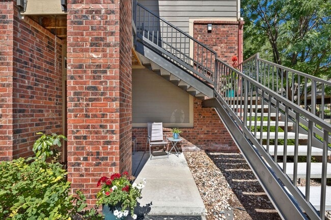 Photo - 2450 Windrow Dr