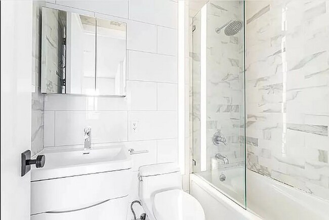 Photo - 56 Frost St Unit 2r