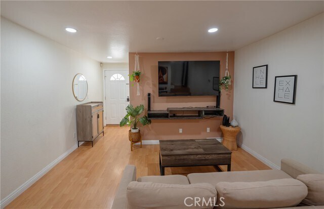 Photo - 14528 Avis Ave