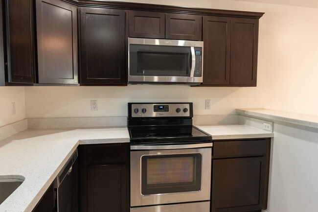 Photo - 1665 Cabot Ln Unit A4