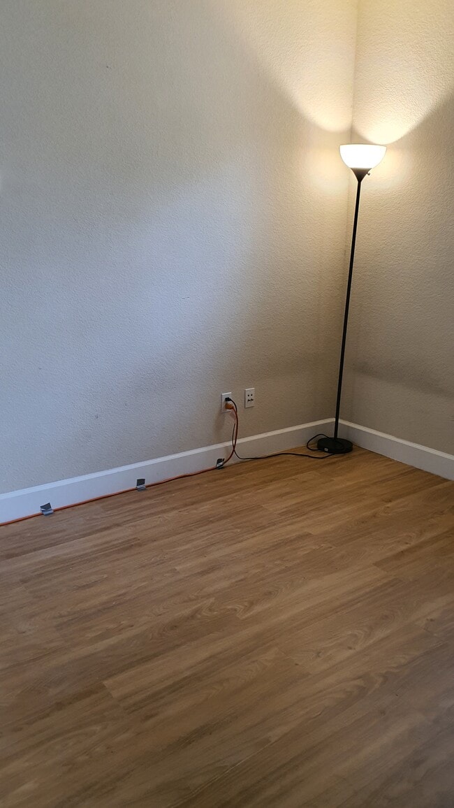 Photo - 1793 Hillebrant Plz Unidad #1