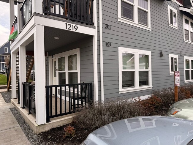 Building Photo - 1217/1219 Billy Frank Jr St Unit 1219 #101