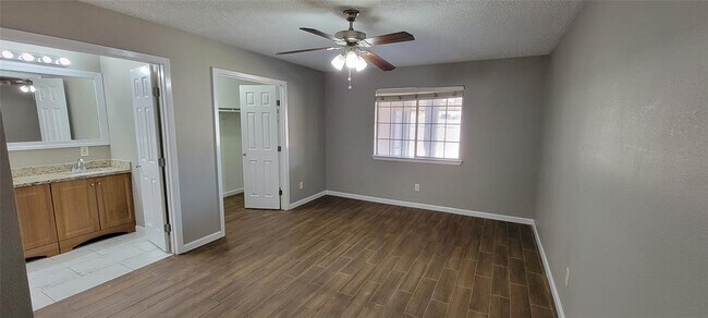 Photo - 10530 Kirkgreen Dr