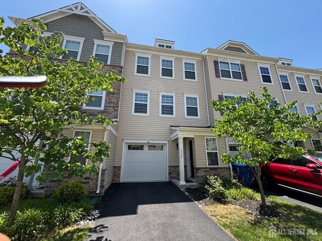 Building Photo - 1302 Hights Farm Rd N