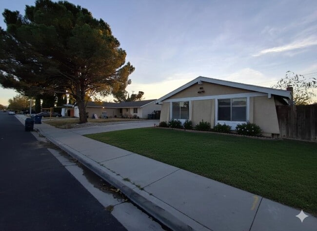 Building Photo - 44315 Gingham Ave