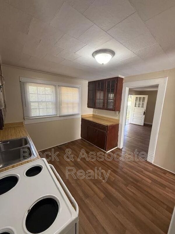 Photo - 1811 Newell St