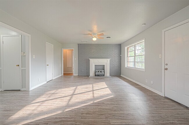 5646 Cedarburg Dr