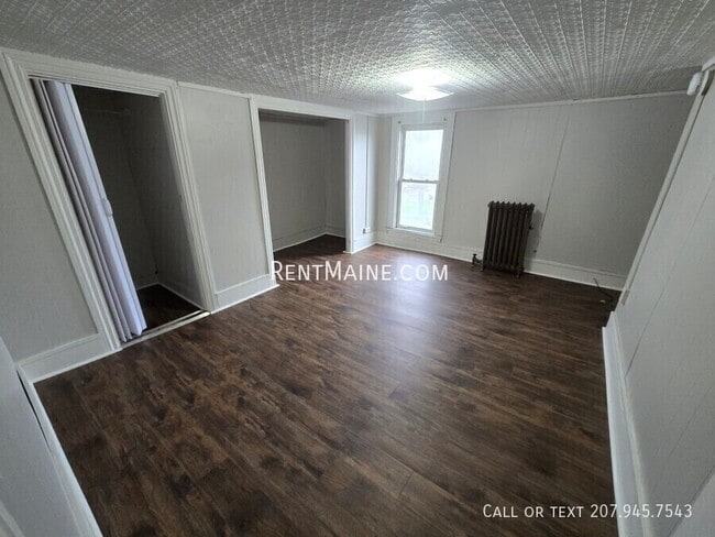 Building Photo - 46 Second St Unit 2