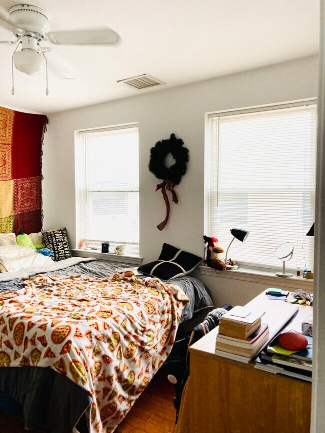 Photo - 1615 N Sydenham St