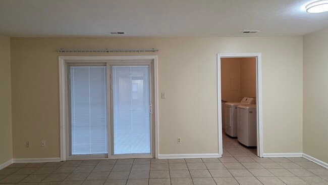 Photo - 401 Advocate Ct