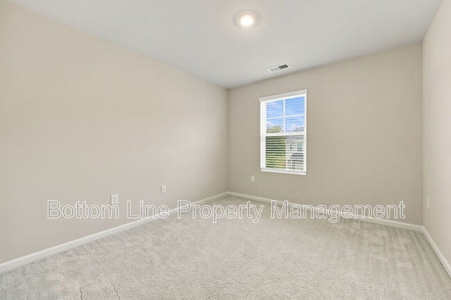 5817 Woodlawn Dr