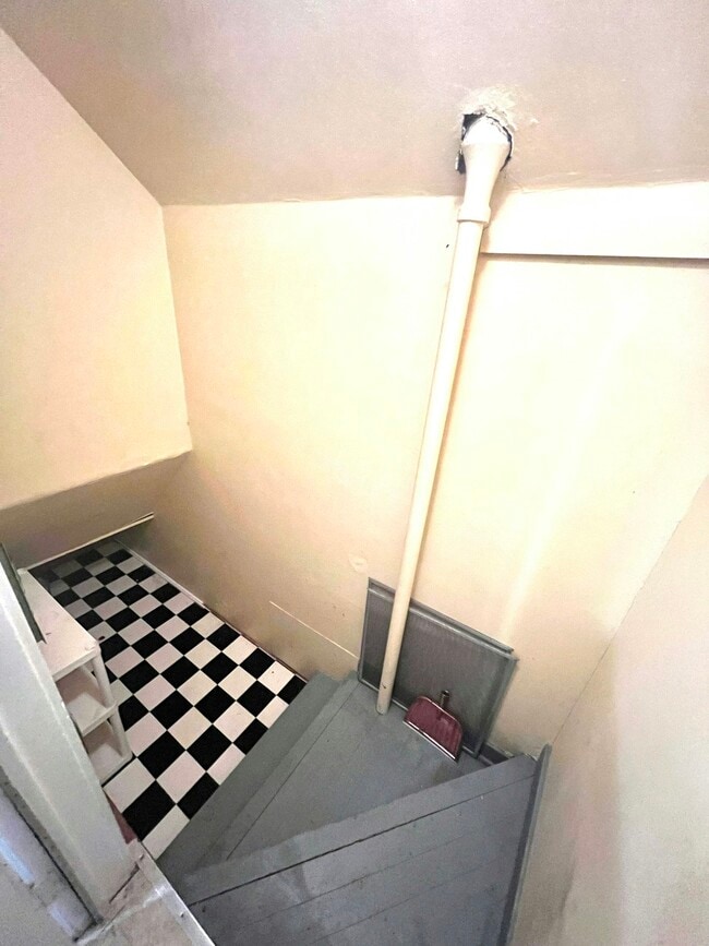 Photo - 1121 Summit St