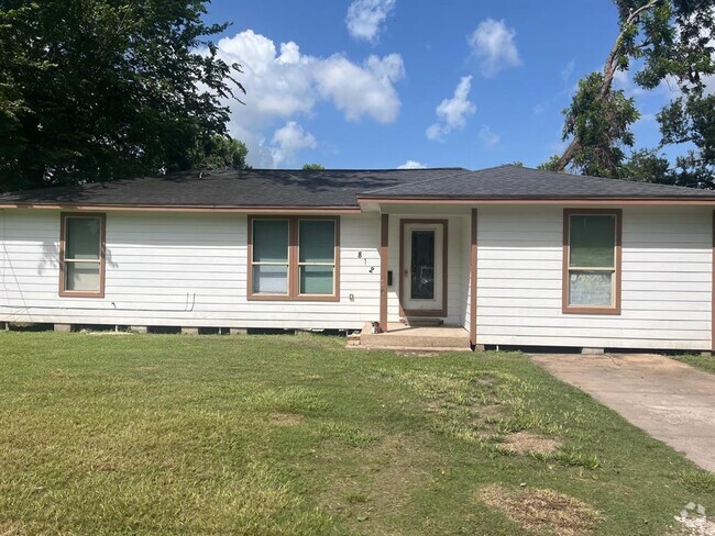 Building Photo - 812 Old Angleton Rd Rental