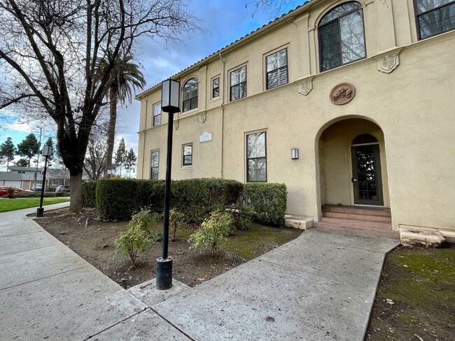 Photo - Must See Downtown San Jose End-Unit 2 Bedroom Condo with 2 Ensuite Bathrooms Unidad 111