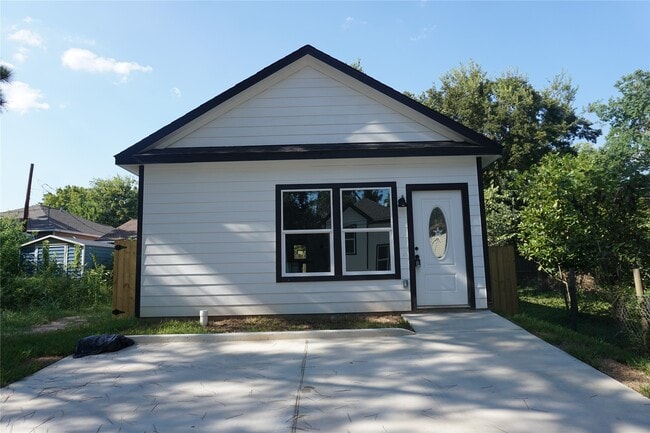 Building Photo - 11387 Underwood St