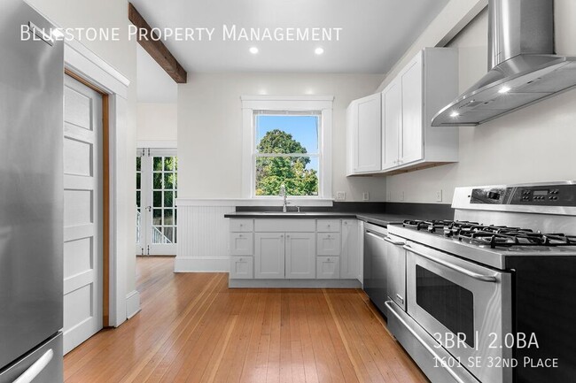 Building Photo - 1601 SE 32nd Pl