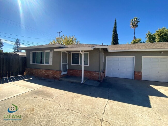 Building Photo - 01776 -3619/3621  Camden Avenue Unit 3621