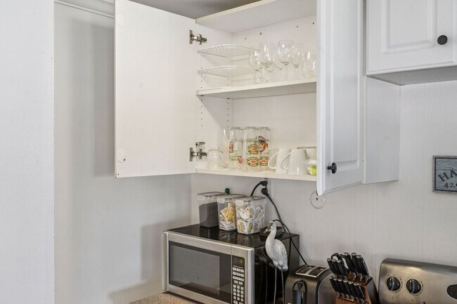 Photo - 2 Dover Ave Unit ID1333623P