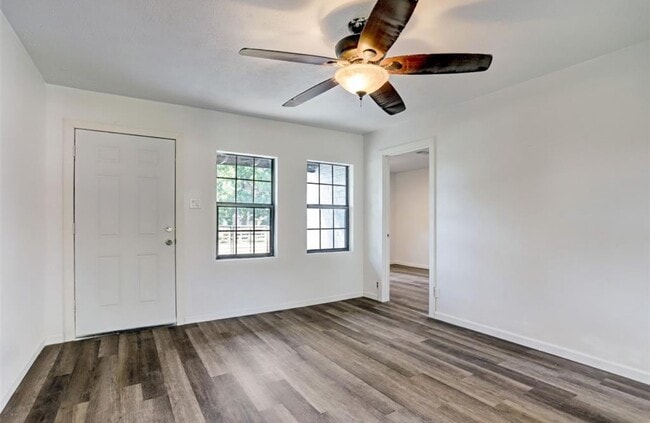 Photo - 513 Mayford St