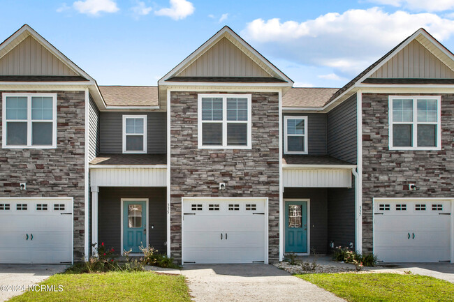 Photo - 335 S Stingray Ln Townhome