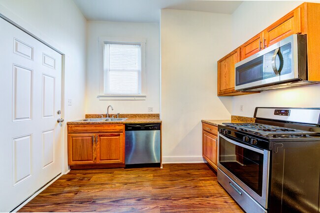 Building Photo - 21 Mt Oliver St Unit Apt 1