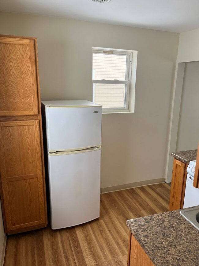 Photo - 2 Bedrooms  & 1 Bathroom - In Lakemore