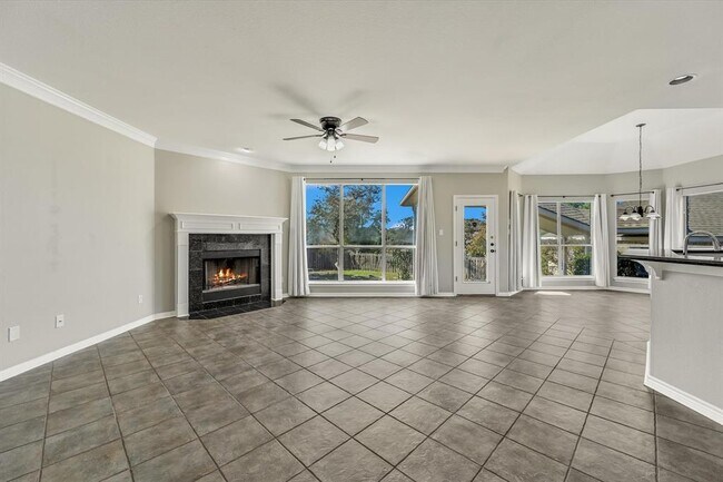 10802 Hastings Ln