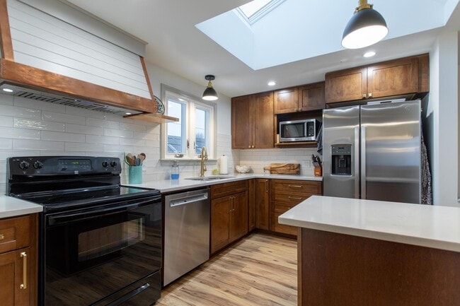 Photo - 483 Winnacunnet Rd