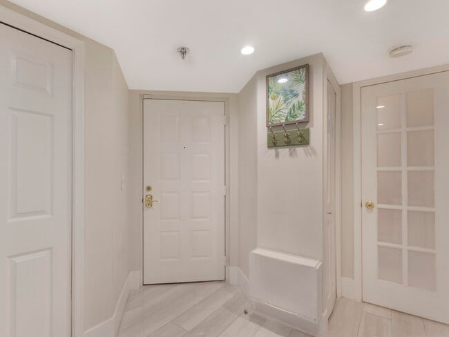 Photo - 955 Egret Cir Unit 102