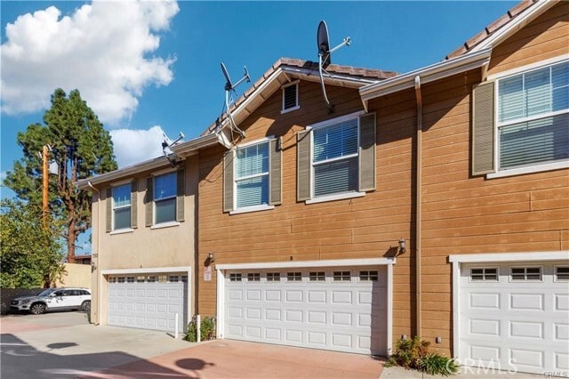 Building Photo - 750 S Azusa Ave Rental