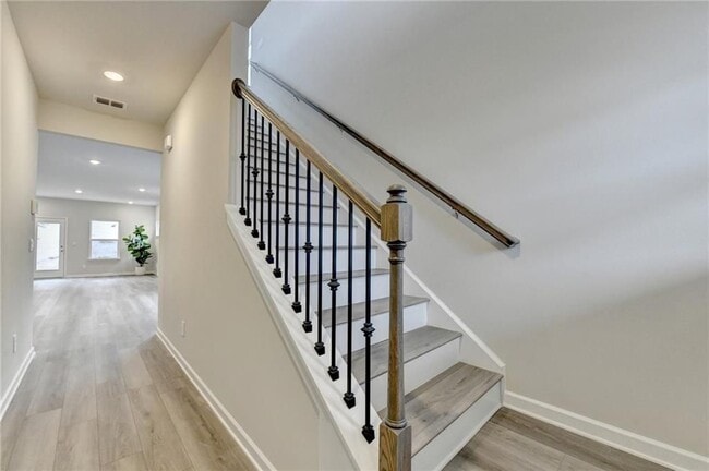 Photo - 2357 Whitworth St