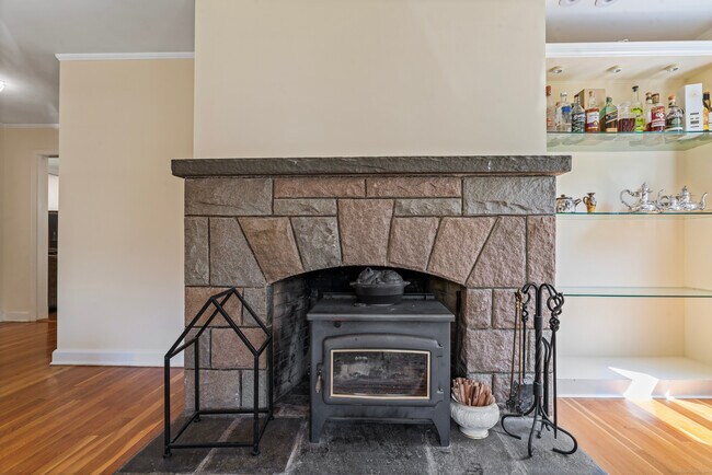 Photo - 112 4th St