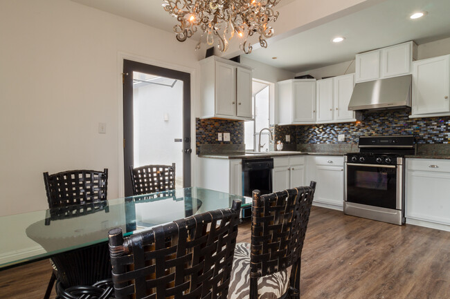 kitchen/dining area - 7384 W 85th St House