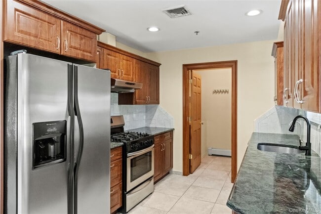 Building Photo - 72 Cedar Swamp Rd Unit 3 Rental